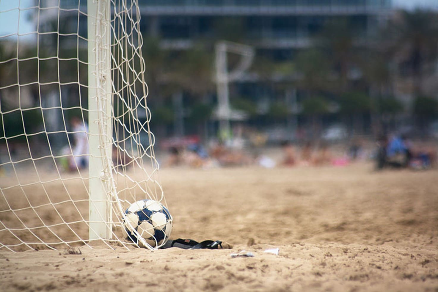 Entrenamiento de fútbol en la playa